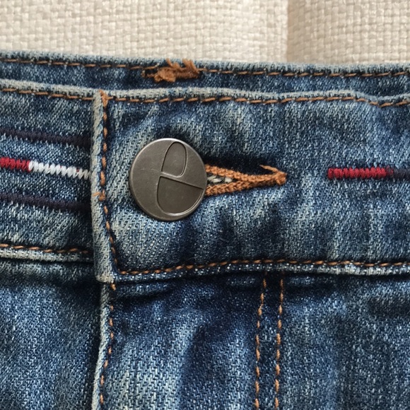 Amazing Mini Else Denim skirt with Embroidered Arrow detail at waist line. EUC! - Picture 5 of 11